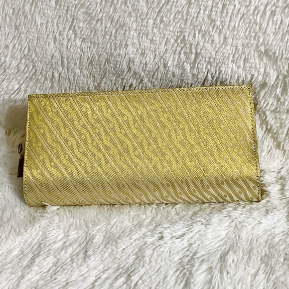 🎉Host Pick!🎉💥BOGO💥RANES Women’s Gold Gilded Bohemian Indian Style Clutch - Picture 11 of 12